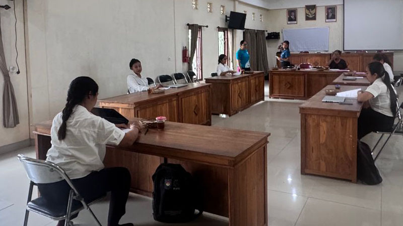 Rapat Pengurus Sekeha Teruna tentang Pembinaan Olahraga dan Sekaligus Penyerahan Bantuan Sarana Olahraga dari Desa ke Pengurus ST Sedesa Taro